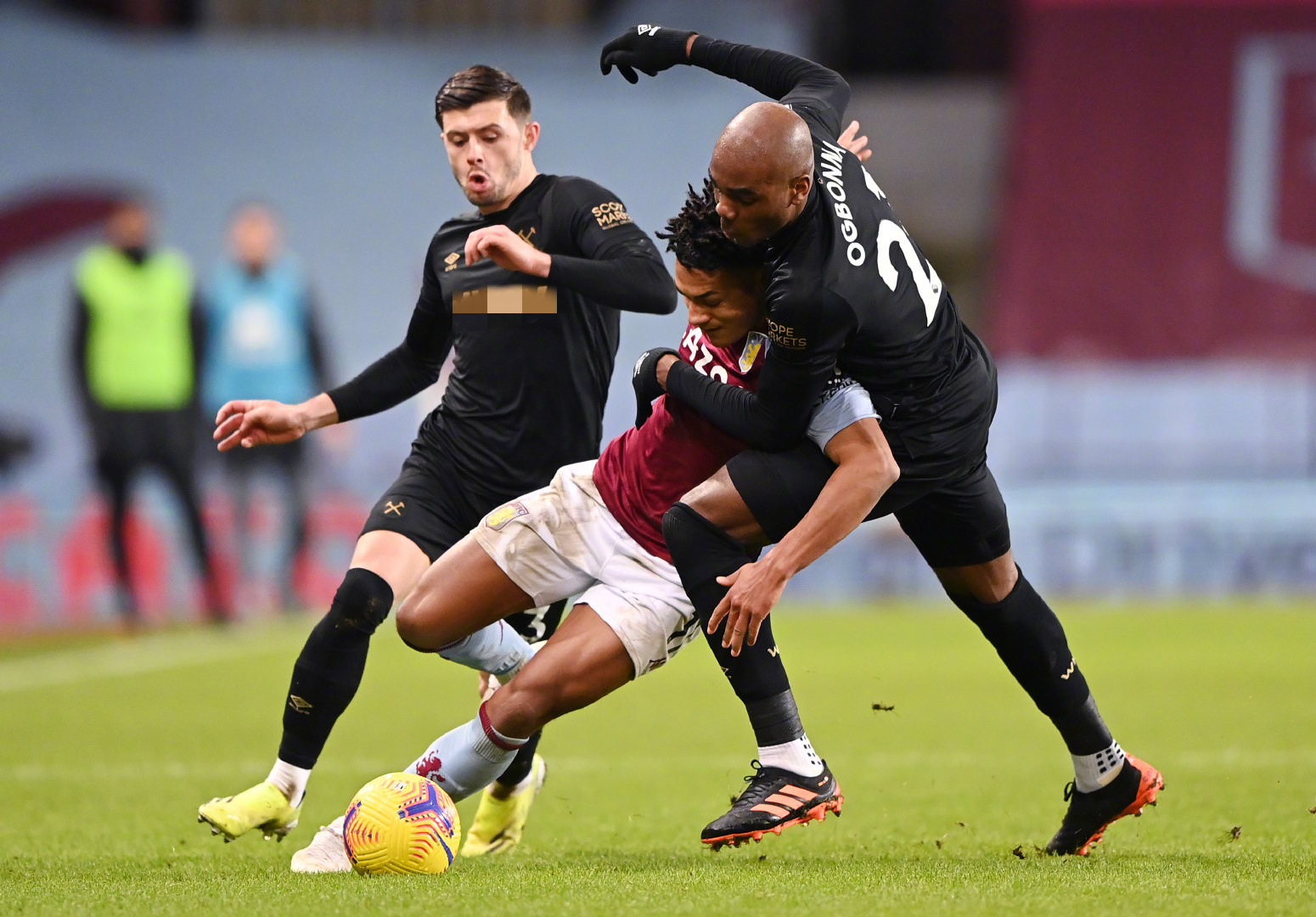 随着两队战 随着两队战